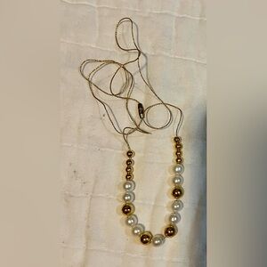 *VINTAGE* Gold and Faux Pearl Necklace